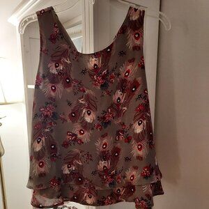 Cute petite floral tank